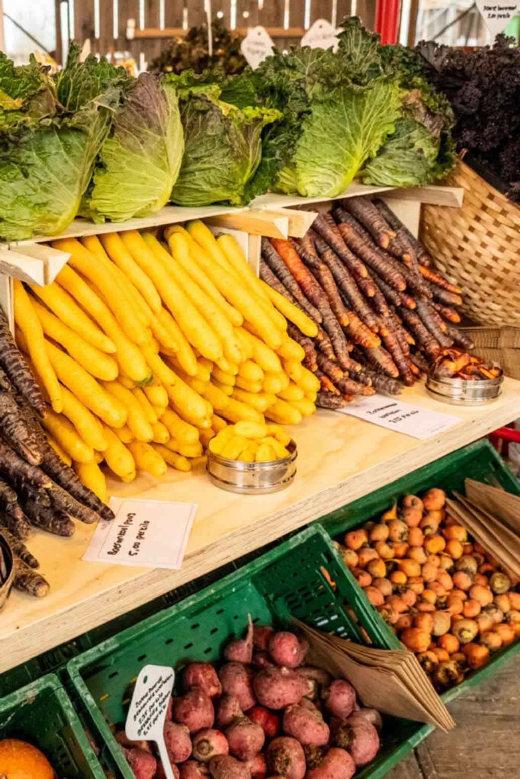 Biologische groente in een lokale bio-winkel